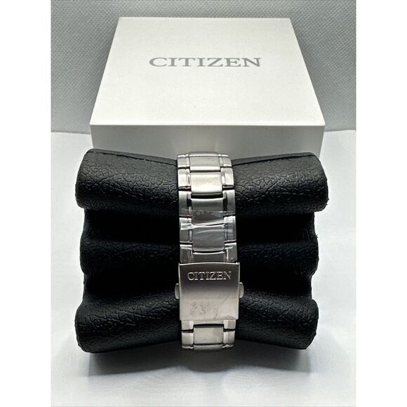 Citizen Paradigm BM7431-51L Silver Super Titanium Analog Eco-Drive Watch YAY15 - Picture 5 of 11